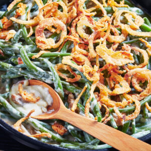Green beans with crispy onions